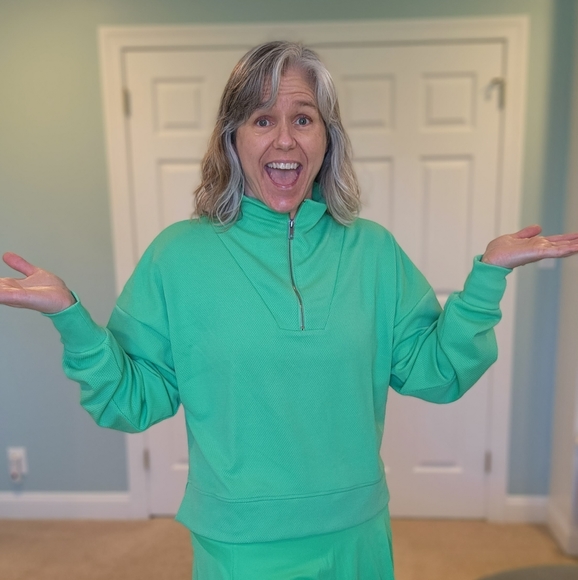 Meet your Posher, Suzy - Picture 1 of 2